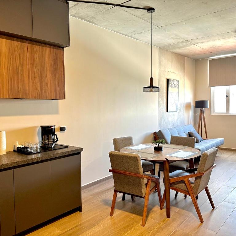 Moderno y céntrico departamento en Monterrey - Two-Room Apartment - 2