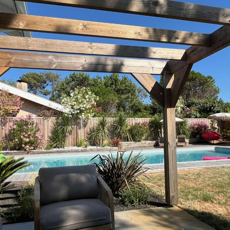 Villa avec piscine - 11 pers., Ã 300m de la plage - FR-1-877-10 - Villa - 4