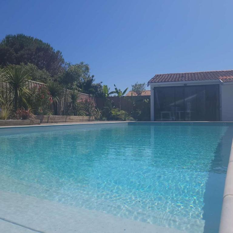 Villa avec piscine - 11 pers., Ã 300m de la plage - FR-1-877-10 - Villa - 35