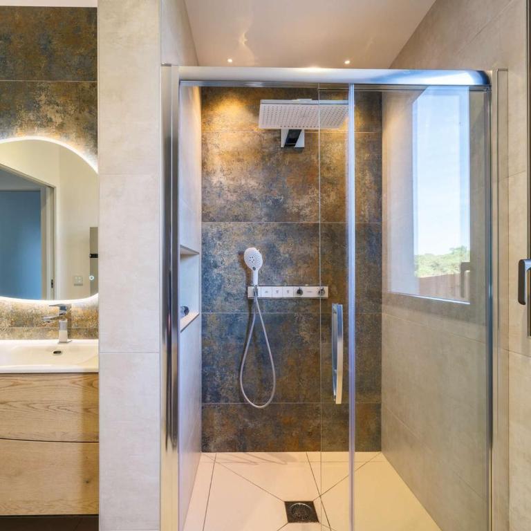 Villa PMR piscine et clim - 8/10 pers. - FR-1-877-9 - Villa - 23