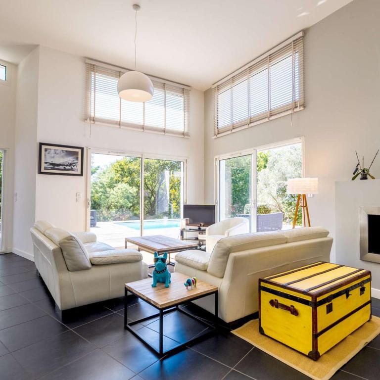 Villa familiale avec piscine - 10 pers. - FR-1-877-21 - Villa - 9