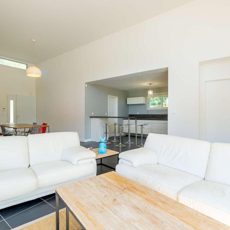 Villa familiale avec piscine - 10 pers. - FR-1-877-21 - Villa - 12