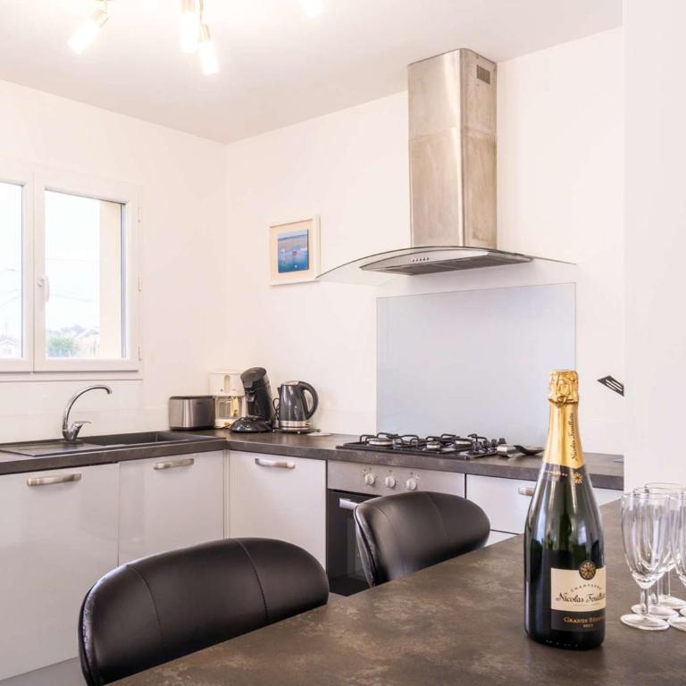Maison proche centre-ville - 6 pers. - FR-1-877-30 - Maison de Vacances - 10
