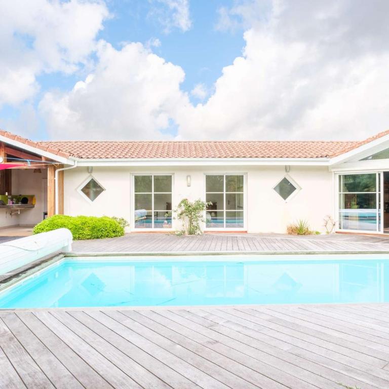Villa de plain-pied avec piscine - 8 pers. - FR-1-877-17 - Villa - 2