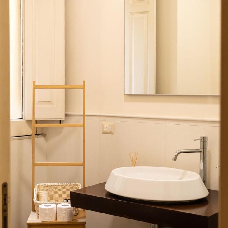 Dimora Ferrari - Grand Historic Apartment by the Cathedral - Apartment - 58