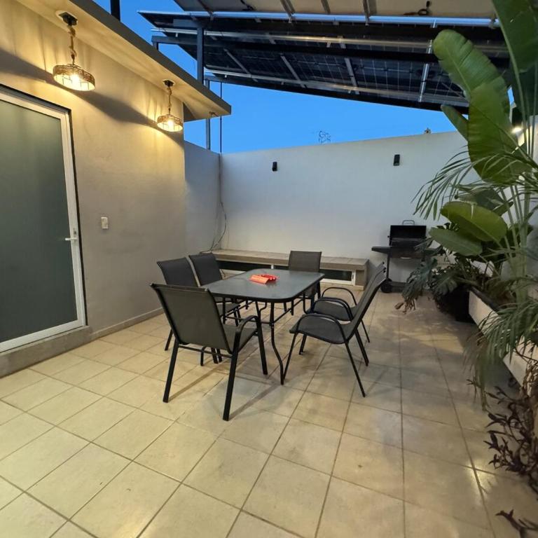 Moderno y amplio alojamiento Vacacional Casa LIMÓN - Casa de 5 dormitorios - 36