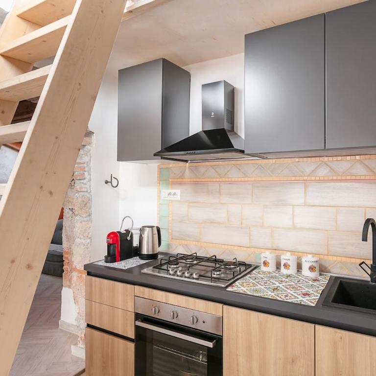 THE ROMAN RUINS - LOFT with PANORAMIC TERRACE - Appartamento con 2 Camere da Letto - 3