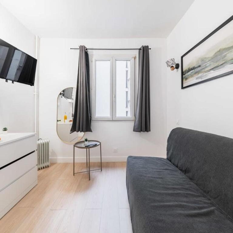 Studio sacre coeur metro anvers - Paris 9 -2P - Appartement - 2
