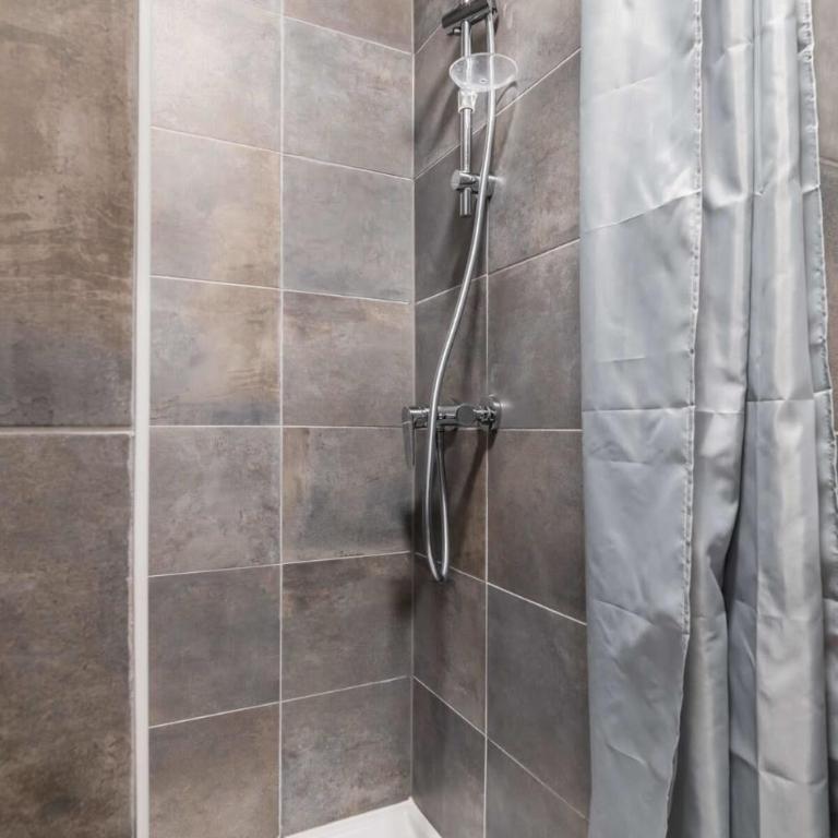 Studio sacre coeur metro anvers - Paris 9 -2P - Appartement - 10