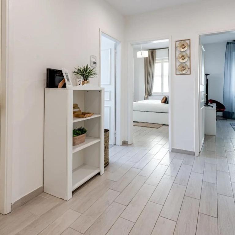 Appartamento con posto auto 7 minuti dalla tranvia - Appartamento con 1 Camera da Letto - 13