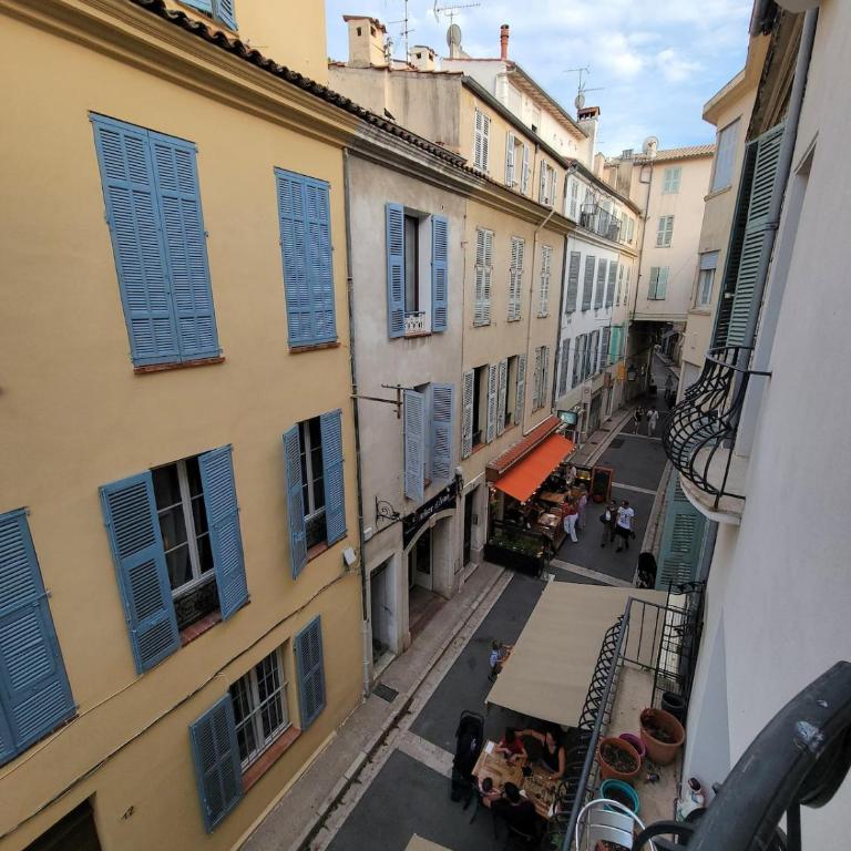 Beautiful 2 bedrooms appartment in Antibes old city - Appartement 2 Chambres - 4