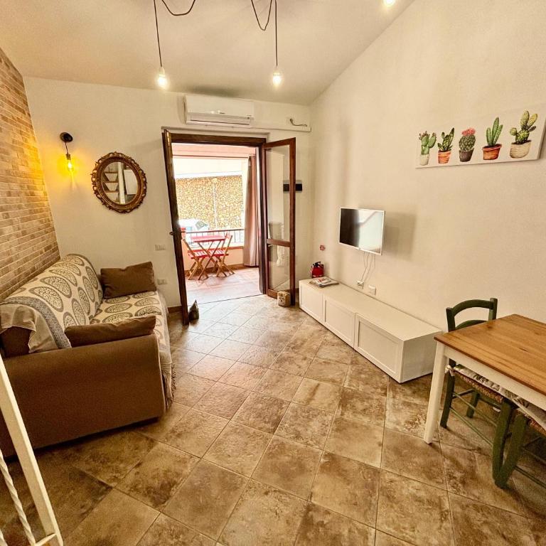 Domu Lara by La Via Del Mare Viaggi e Vacanze - Two-Bedroom Apartment - 1