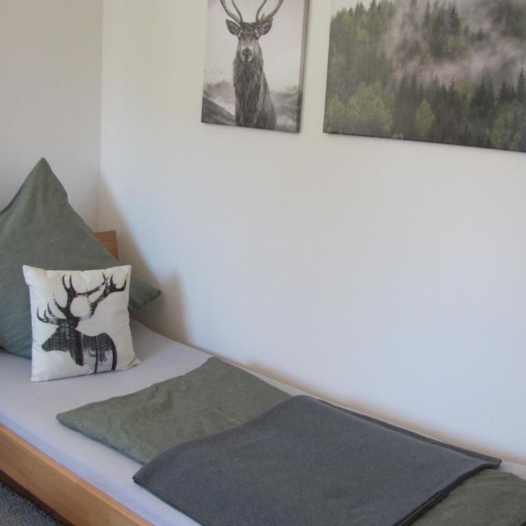 #6 Komfortables sonniges Gästezimmer mit 2 Betten, Gemeinschaftsbad, W-Lan frei, Airport nah - Doppel-/Zweibettzimmer mit Gemeinschaftsbad - 7
