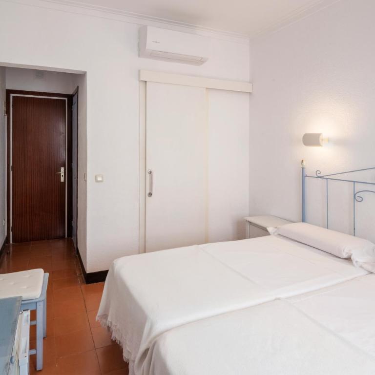Hotel Caleta - Habitación Doble Estándar - 2 camas - 11