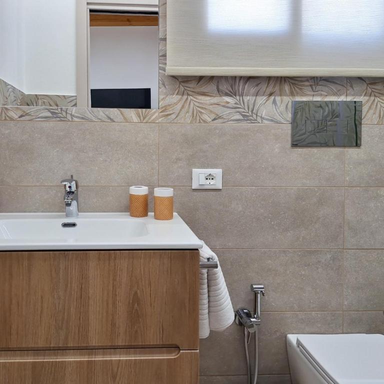 La Casa Sotto il Campanile - Two-Bedroom Apartment with Terrace - 10