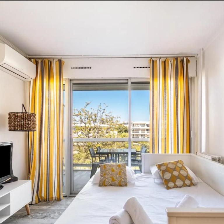 Magnifique studio Gébal climatisé vue sur mer Piscine à Juan-les-pins - One-Bedroom Apartment - 5
