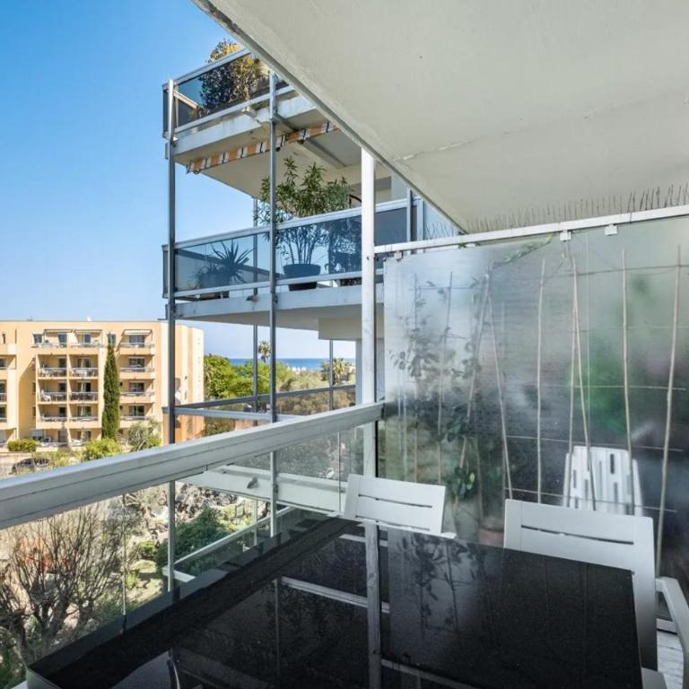 Magnifique studio Gébal climatisé vue sur mer Piscine à Juan-les-pins - One-Bedroom Apartment - 7