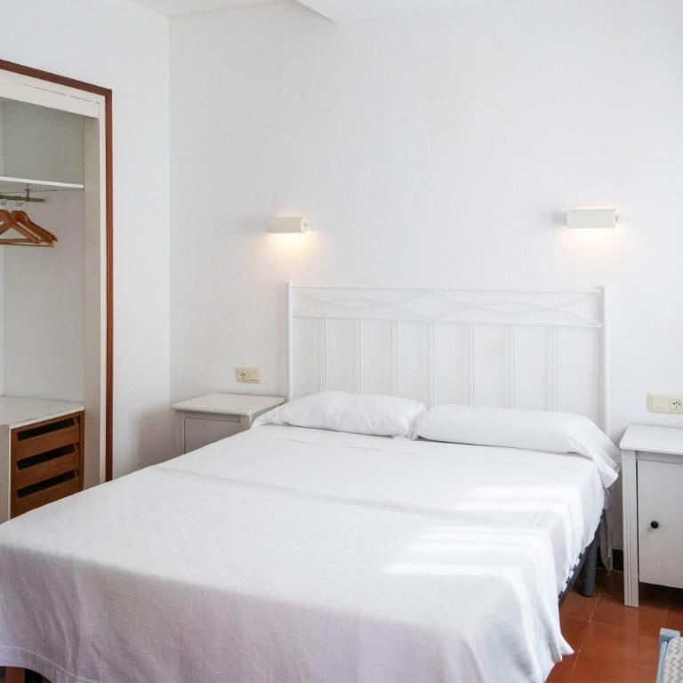 Hotel Caleta - Habitación Triple - 9