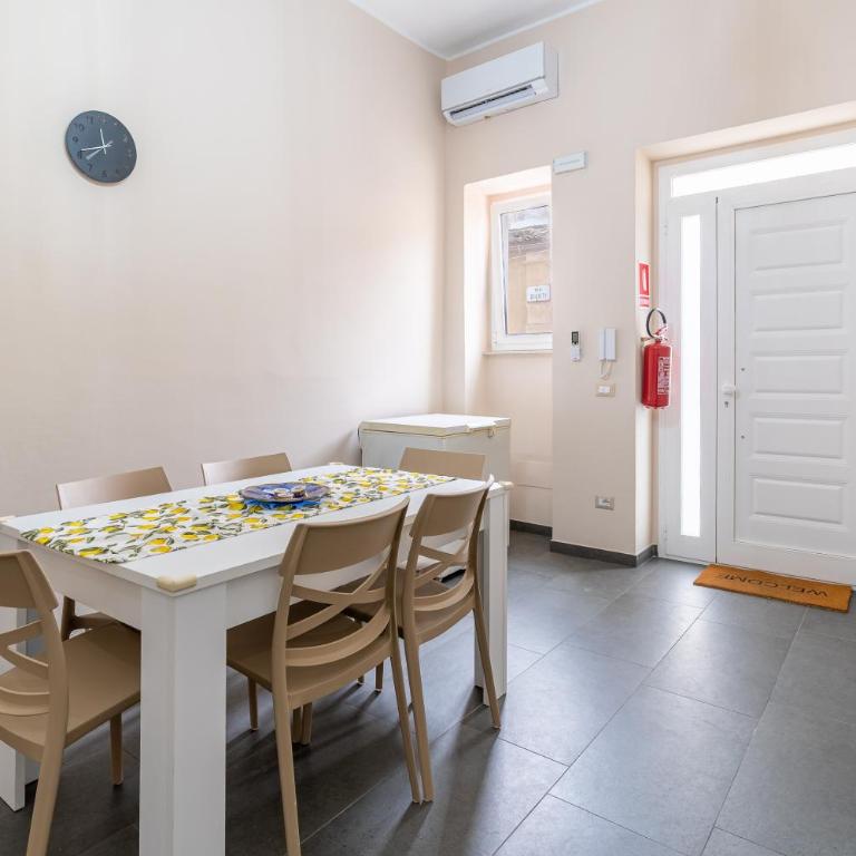 Casa Enza 13 - Appartamento Deluxe con 2 Camere da Letto e Balcone - 10