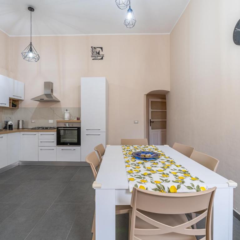 Casa Enza 13 - Appartamento Deluxe con 2 Camere da Letto e Balcone - 6