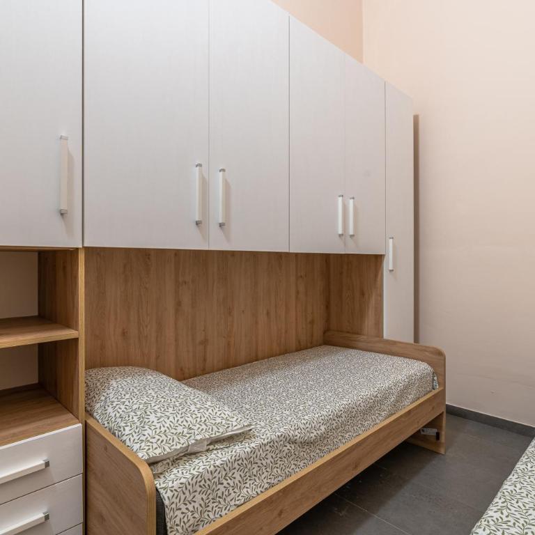 Casa Enza 13 - Appartamento Deluxe con 2 Camere da Letto e Balcone - 18