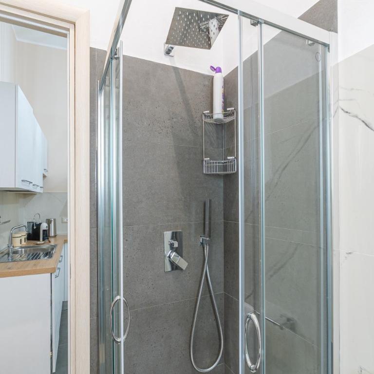 Casa Enza 13 - Appartamento Deluxe con 2 Camere da Letto e Balcone - 23