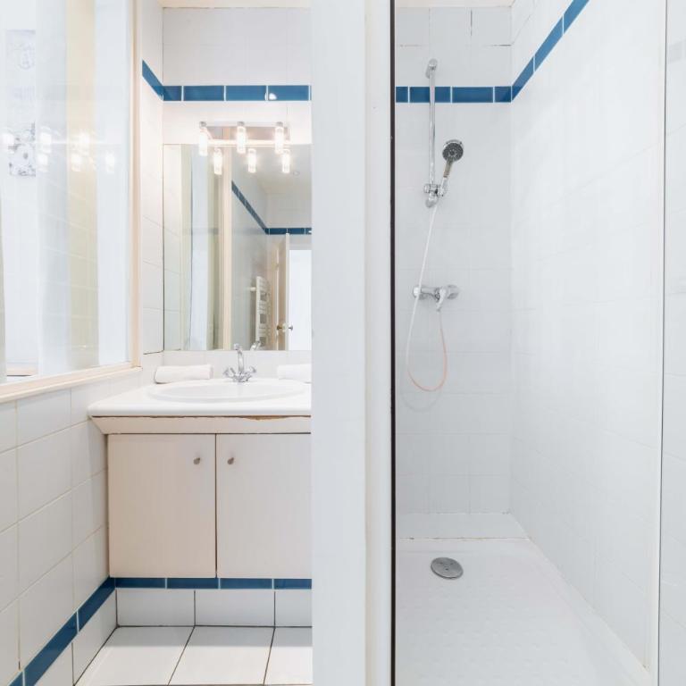 Appartement Paisible Proximite des Halle - 4P - Apartment - 16