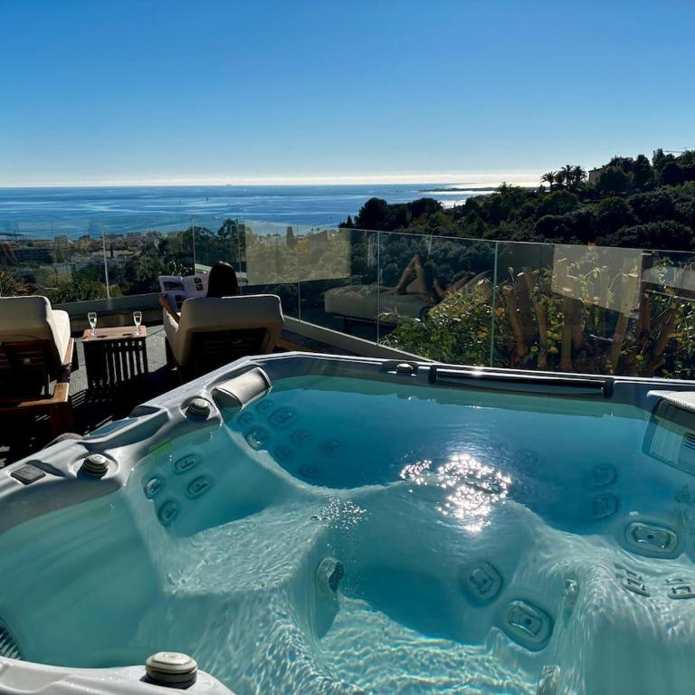 Sea View Villa Roc d'Azur - Pool - Jacuzzi - Villa con Vista Mare - 4