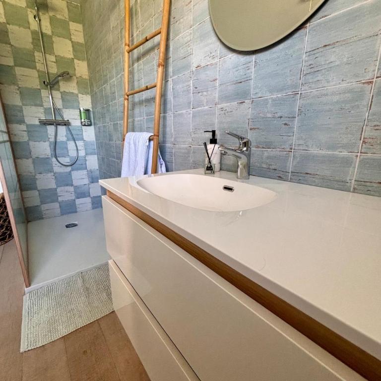 Sea View Villa Roc d'Azur - Pool - Jacuzzi - Villa con Vista Mare - 29