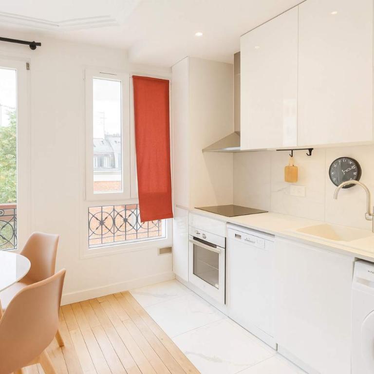 Appartement coeur paris 16 rue de bassano - 2P - Appartement - 2