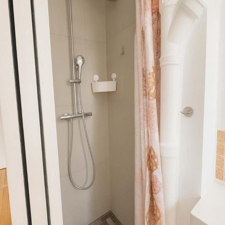 Appartement coeur paris 16 rue de bassano - 2P - Appartement - 11