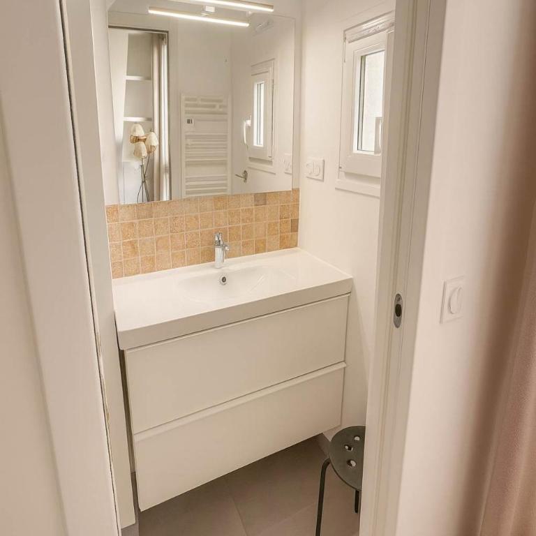 Appartement coeur paris 16 rue de bassano - 2P - Appartement - 12