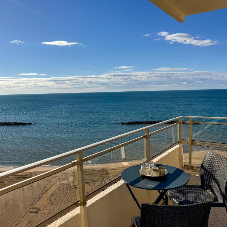 La Tour Alba - One-Bedroom Apartment - 2