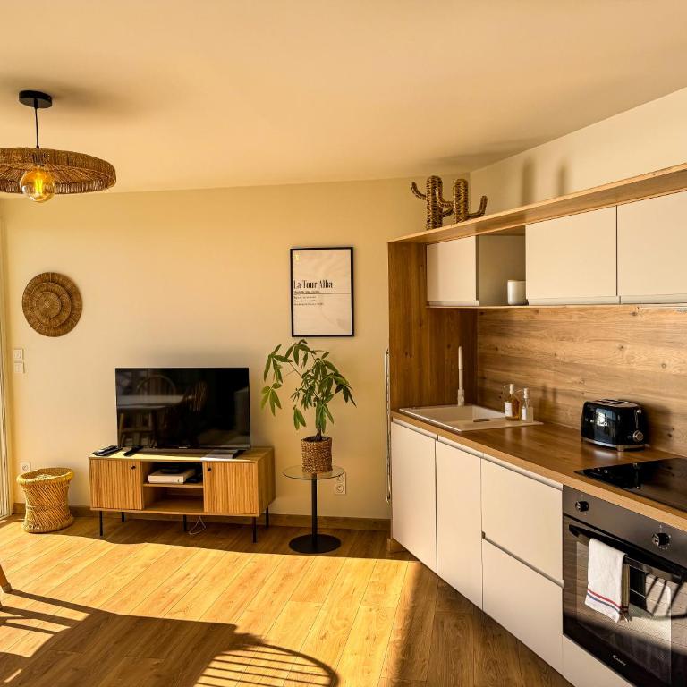 La Tour Alba - One-Bedroom Apartment - 5