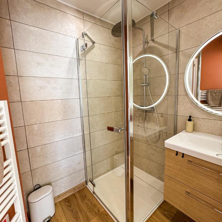 La Tour Alba - One-Bedroom Apartment - 12