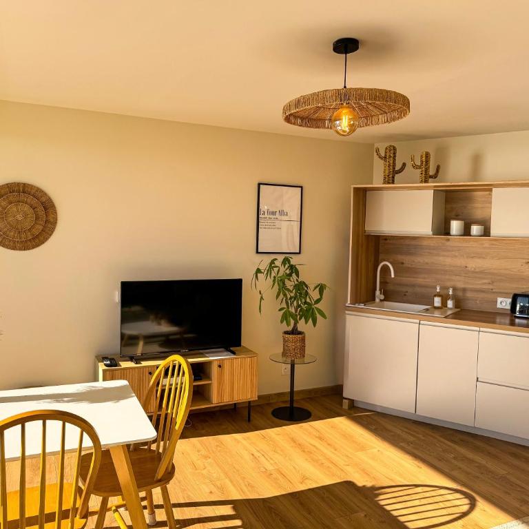 La Tour Alba - One-Bedroom Apartment - 7