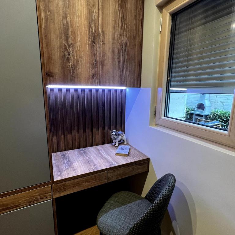 Alice in Wonderland - One-Bedroom Apartment with Garden - 27