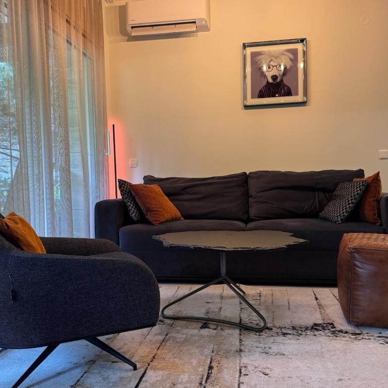 Alice in Wonderland - One-Bedroom Apartment with Garden - 37