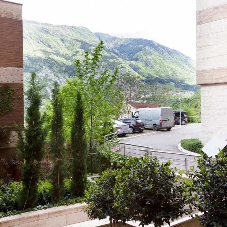 Alice in Wonderland - One-Bedroom Apartment with Garden - 39