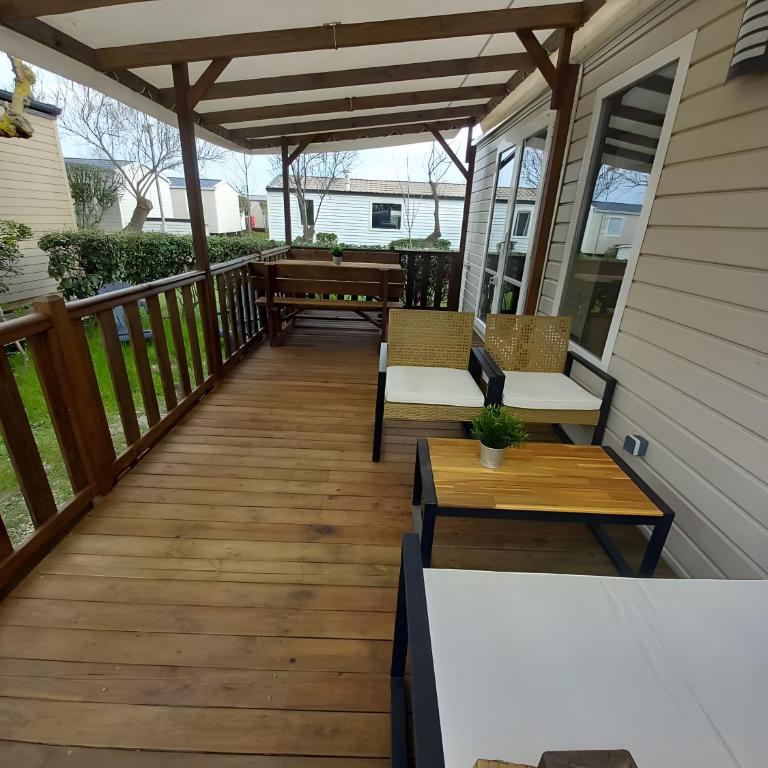 Mobil-home au Camping Castellas - Bungalow Deluxe - Vue sur Jardin - 12