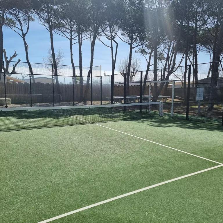 Mobil-home au Camping Castellas - Bungalow Deluxe - Vue sur Jardin - 33