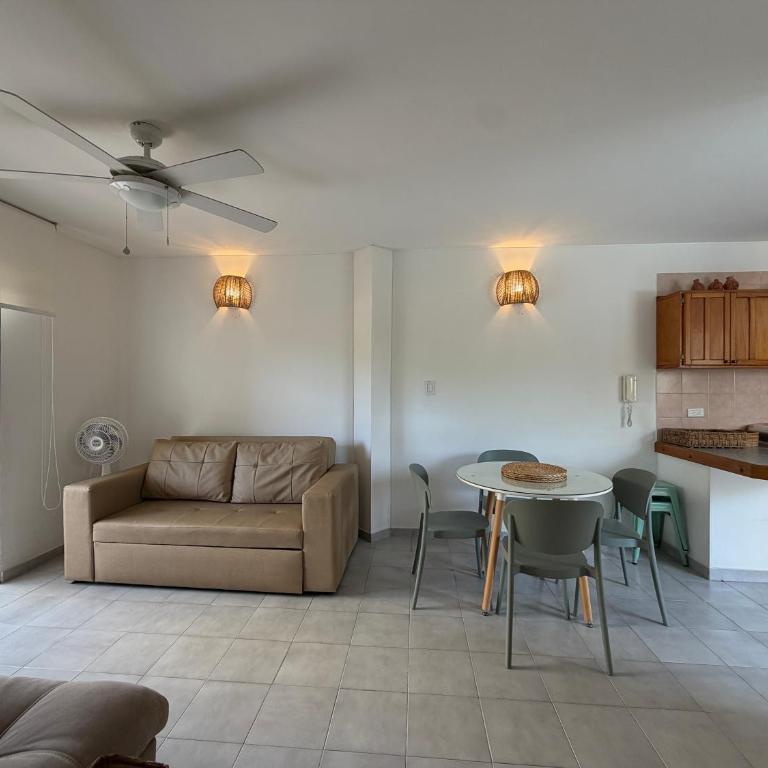 A pasos de la playa! Acogedor apartamento en Bello Horizonte con Balcón I WiFi - Apartamento de 1 dormitorio con balcón - 9