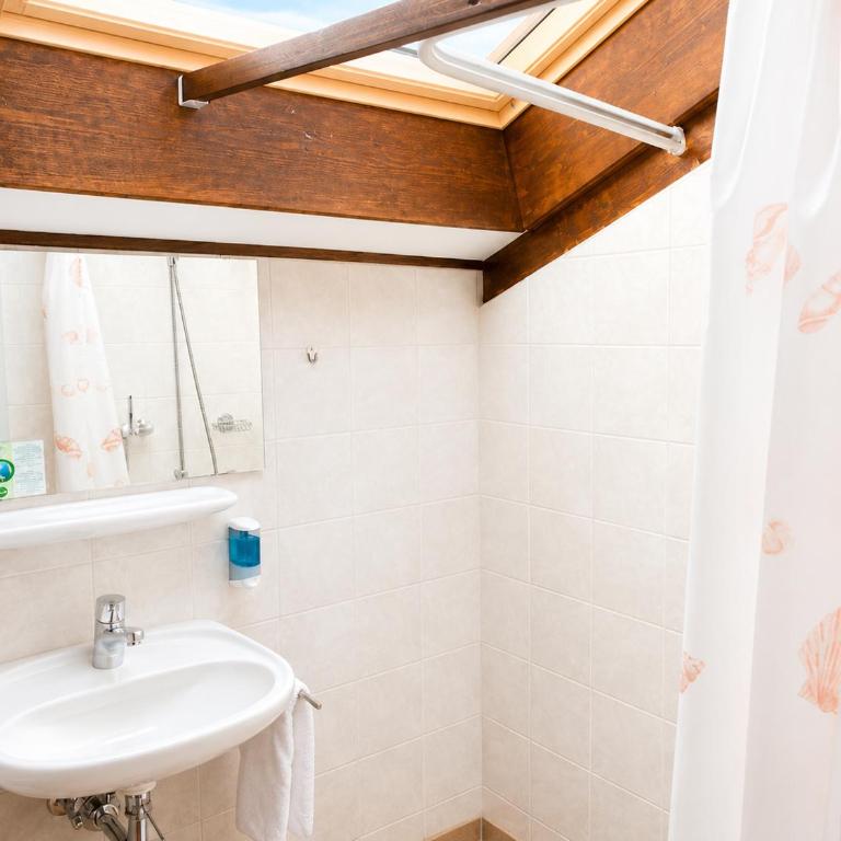 Parkhotel Emmaus - Casa Rustico - Camera Matrimoniale Deluxe con Bagno Privato - 3