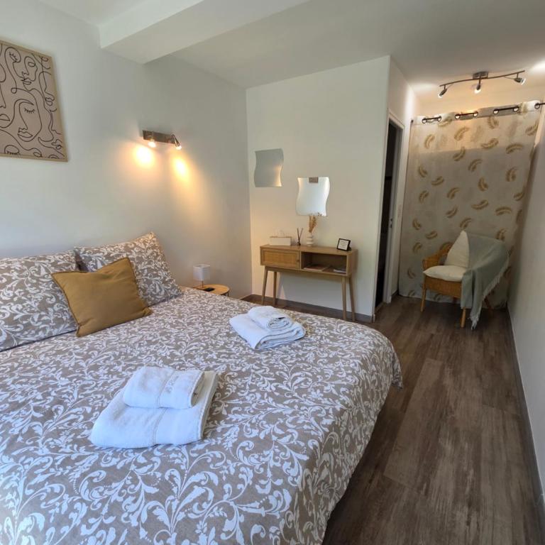 Chez Louis - Chambre Double - Vue sur Jardin - 1