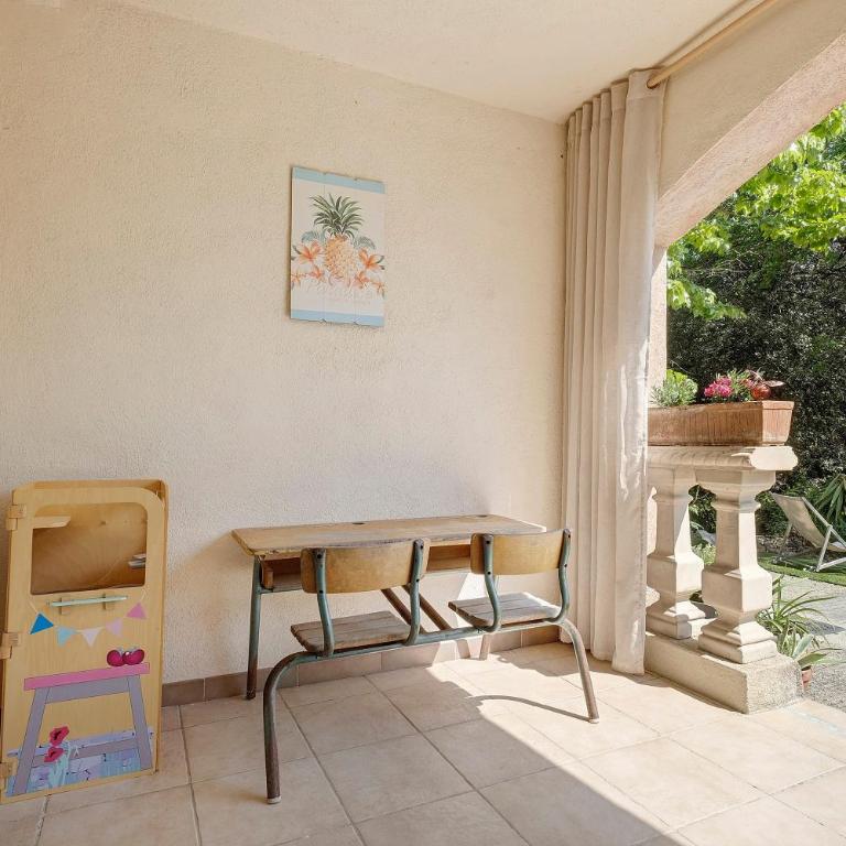La Rose et Le Loup Gîte Éco-vintage - Maison 2 Chambres - 23