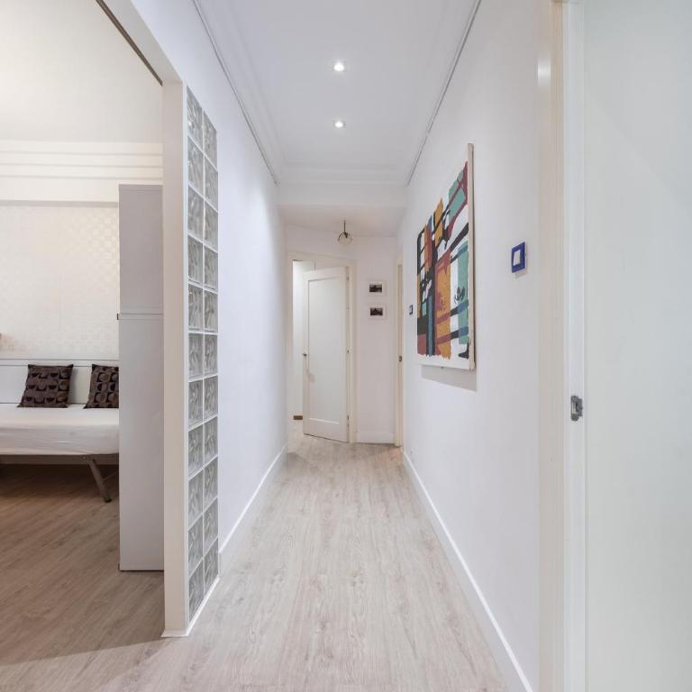 Aston - Amplio y sereno a pocos metros del centro - Apartamento de 2 dormitorios - 1
