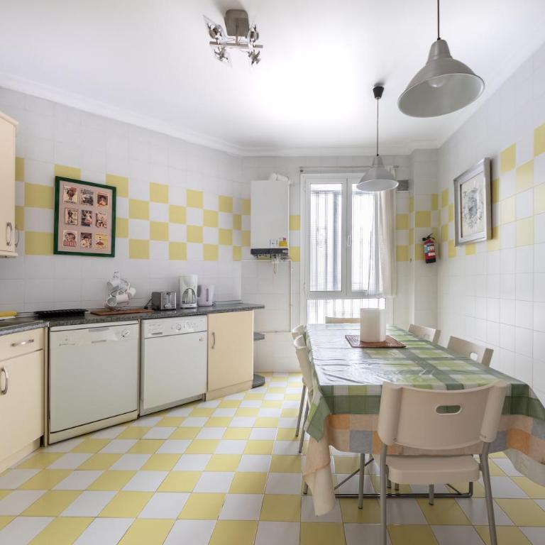 Aston - Amplio y sereno a pocos metros del centro - Apartamento de 2 dormitorios - 7