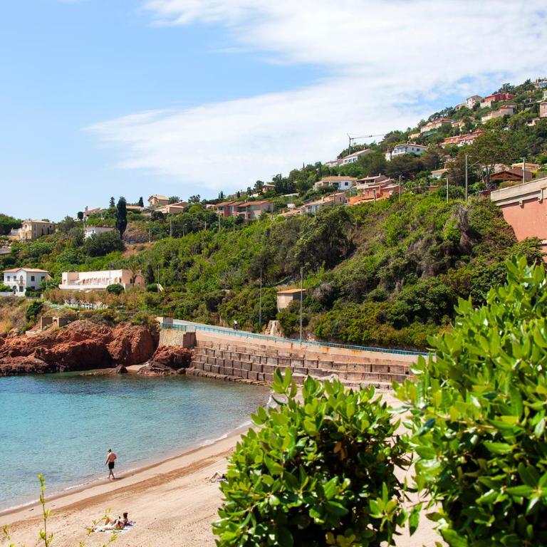 Appartement Sea view Paradise -plage à 50 m - Two-Bedroom Apartment with Sea View - 3