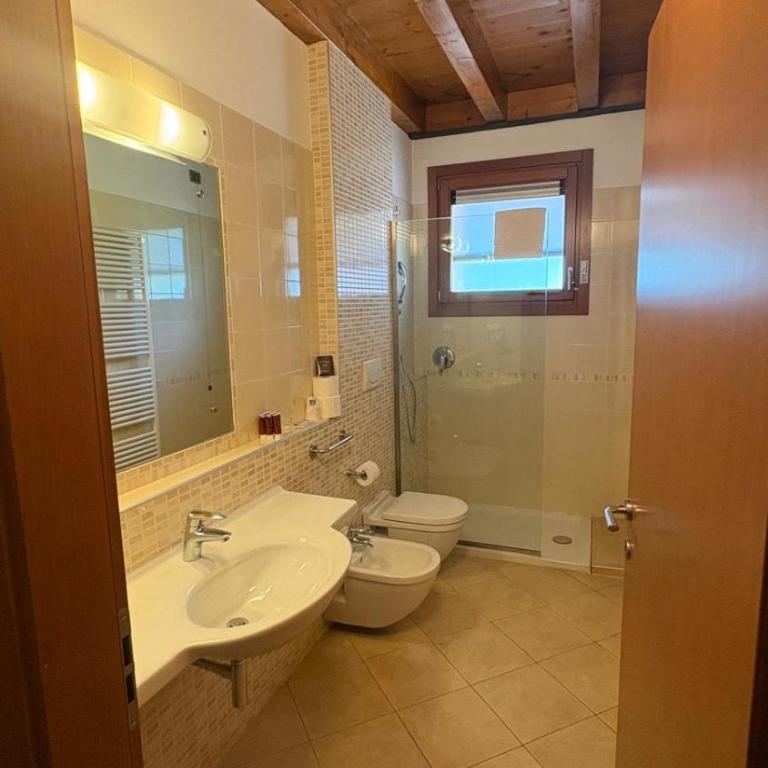 Kairos Garda Hotel - Be Happy Hotels - Camera Quintupla Dependance B - 1