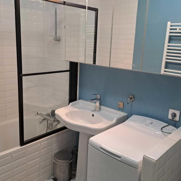 Large apartment with sea view - Apartment - 9